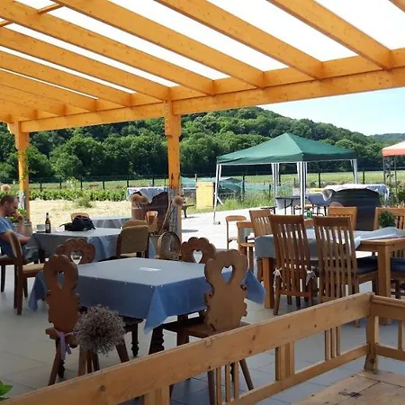 Einladende Ferienwohnung Auf Bauernhof In Lägenhet Sinzig